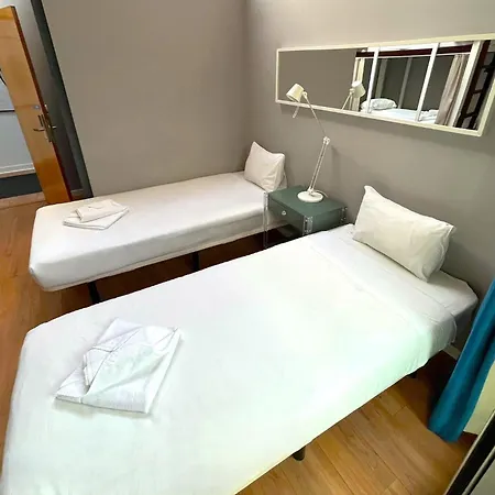 Destination Hostel *