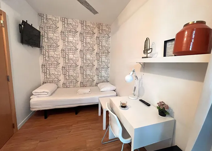 Destination Hostel *