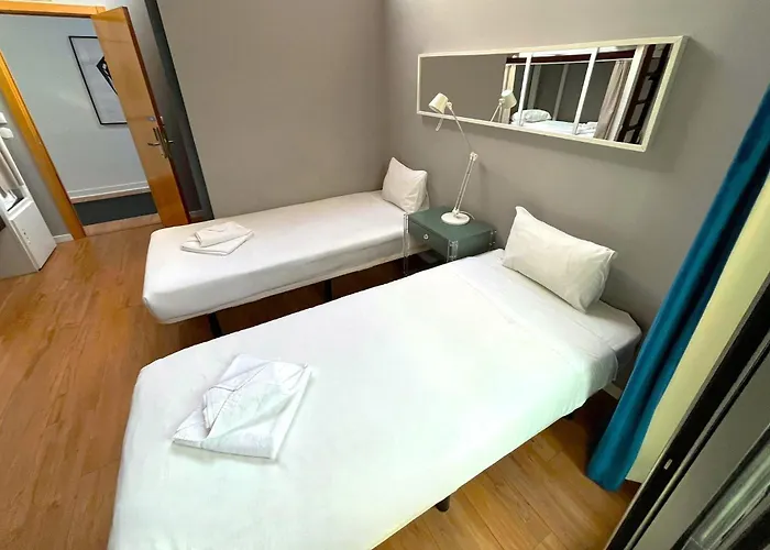 Destination Hostel *