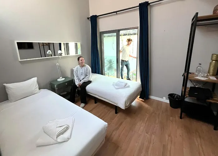 Hostel Destination *