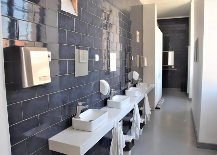 Auberge de jeunesse Destination *