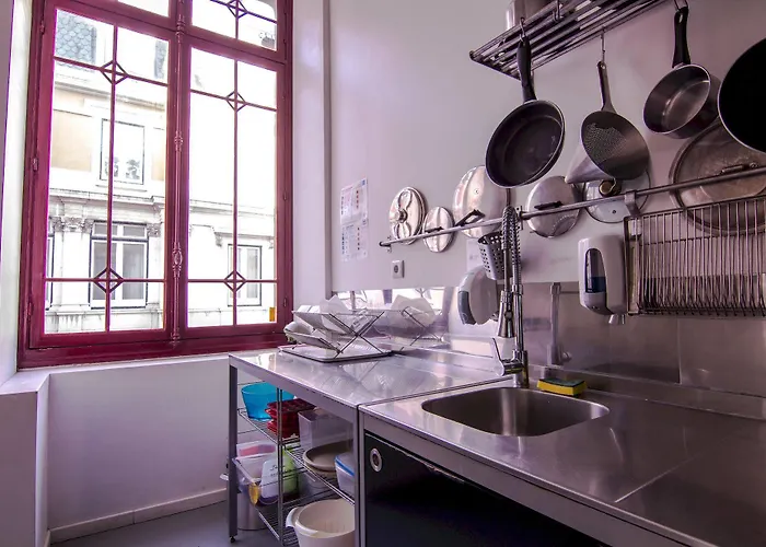 Auberge de jeunesse Destination *